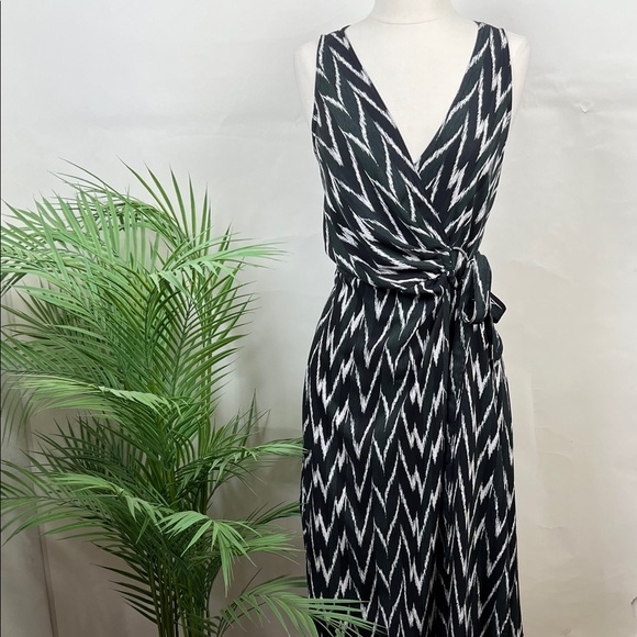 NWT Ann Taylor Black and White Zigzag Midi Skirt Wrap Belted 4 - Picture 5 of 14
